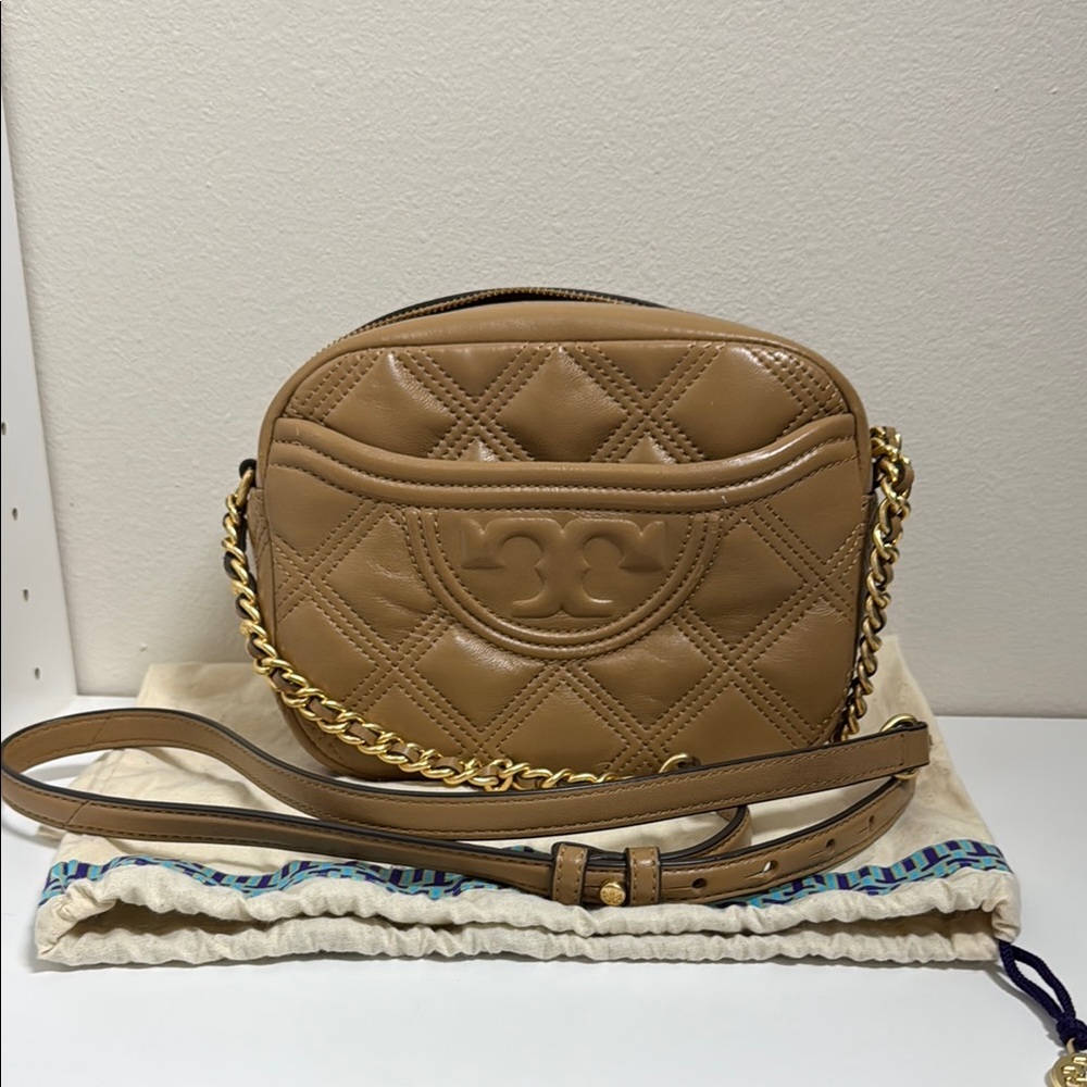 Tory Burch Fleming Soft Camera Bag in Tiramisu